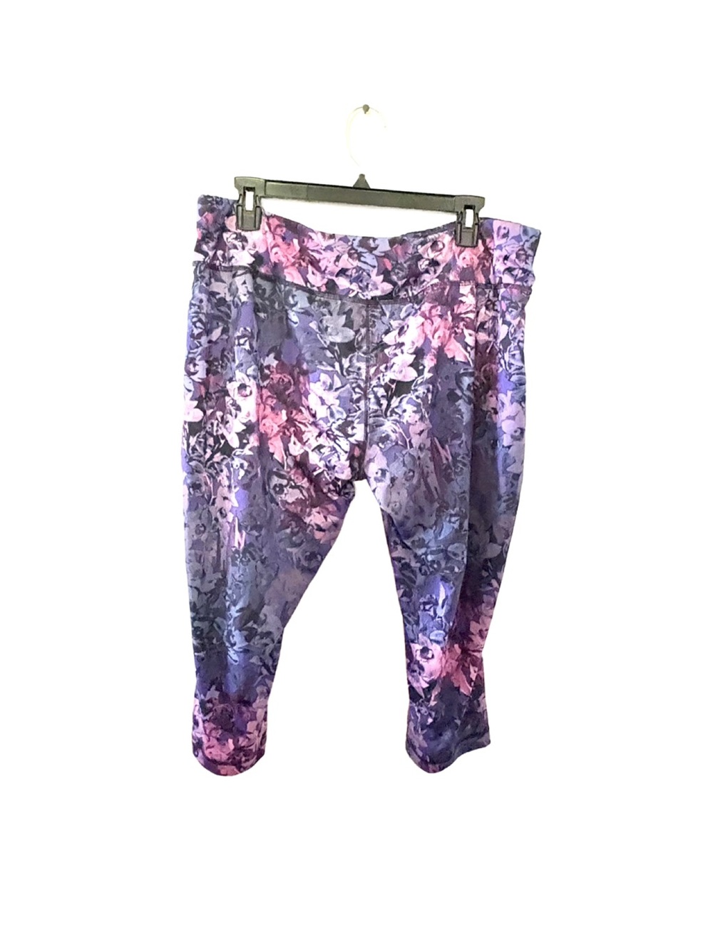Danskin Purple & Pink Floral Capri Leggings